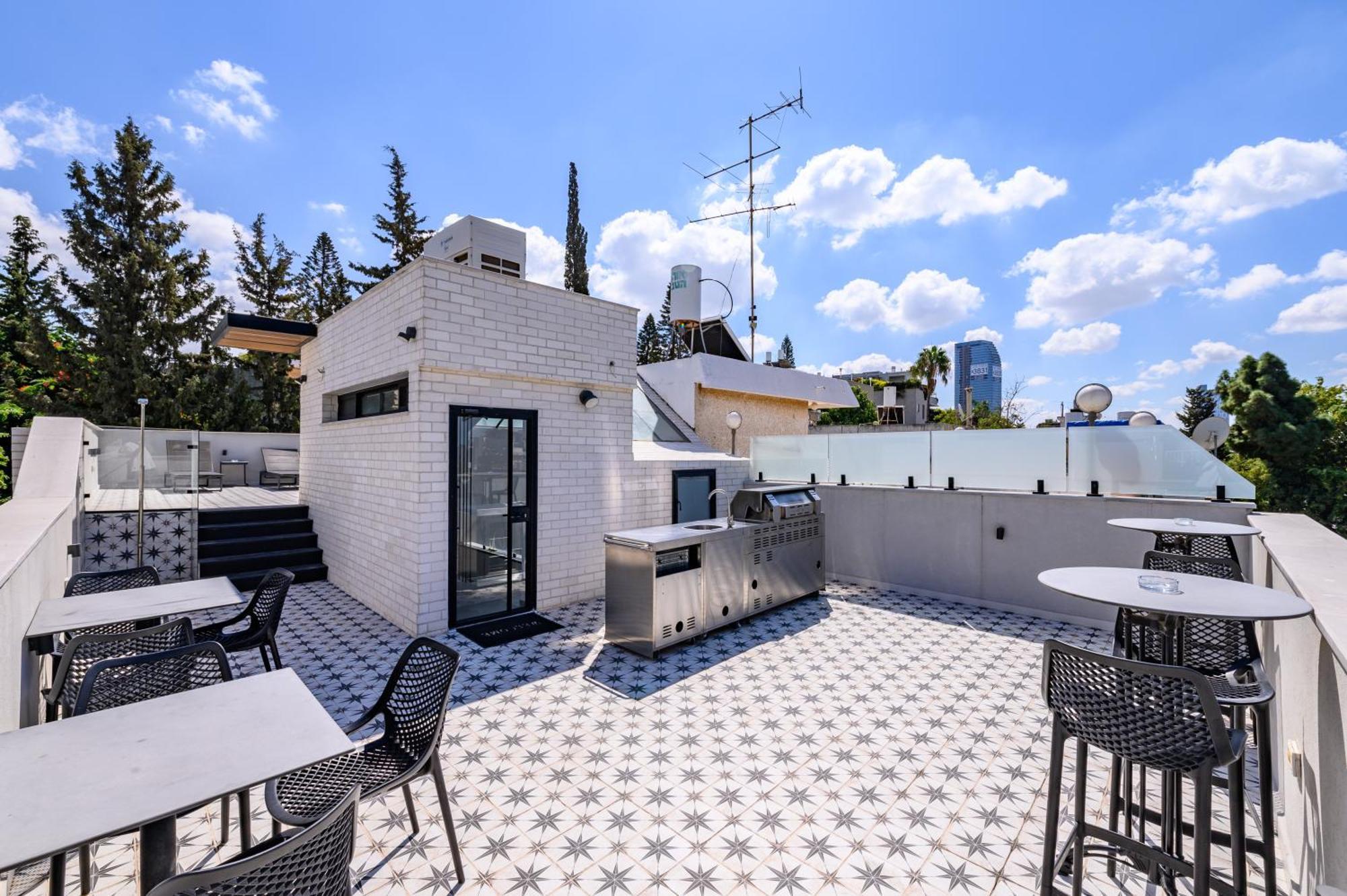 Rokah Luxury Villa At Ramat Hahayal เทลอาวีฟ ภายนอก รูปภาพ