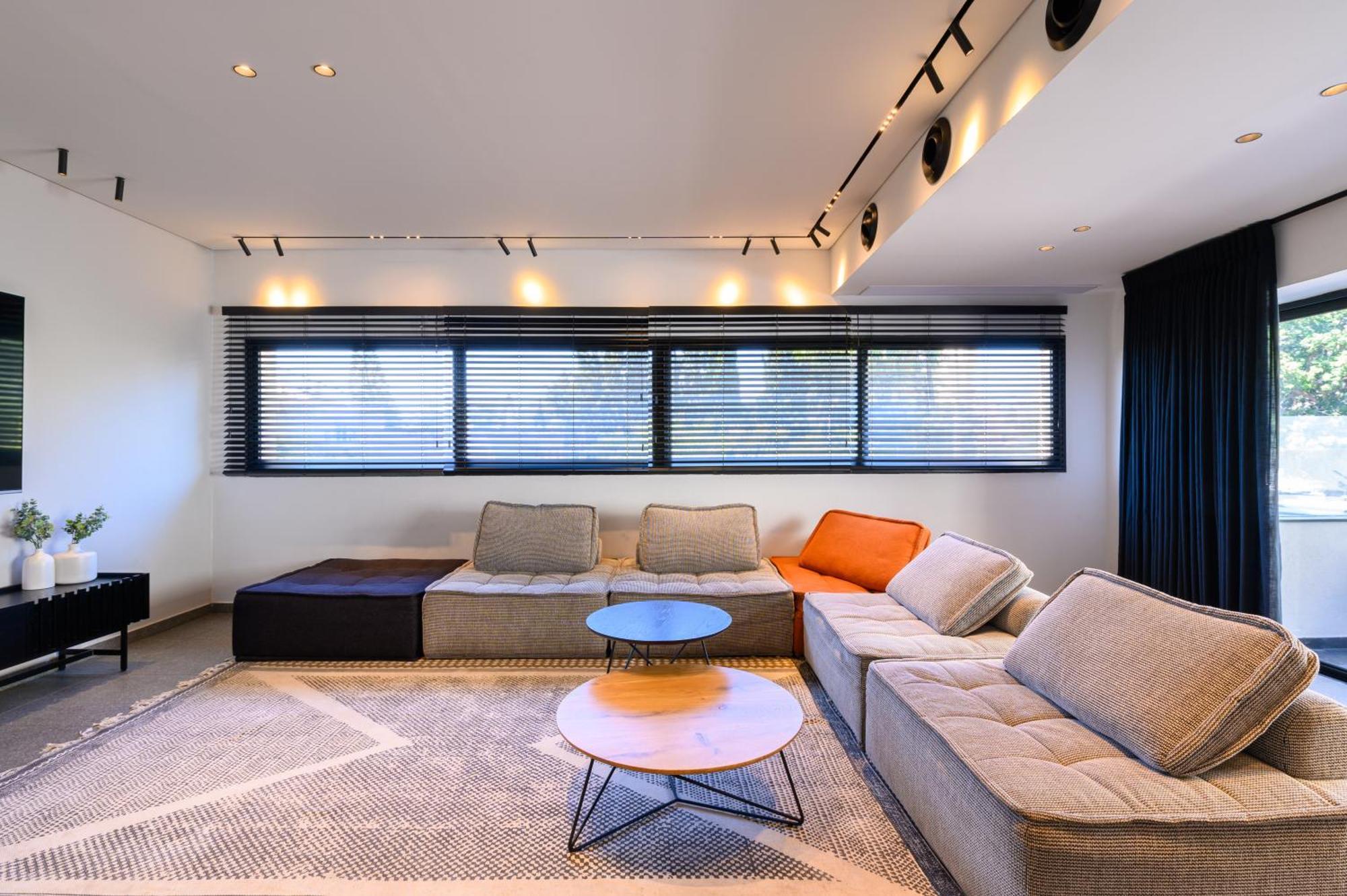 Rokah Luxury Villa At Ramat Hahayal เทลอาวีฟ ภายนอก รูปภาพ