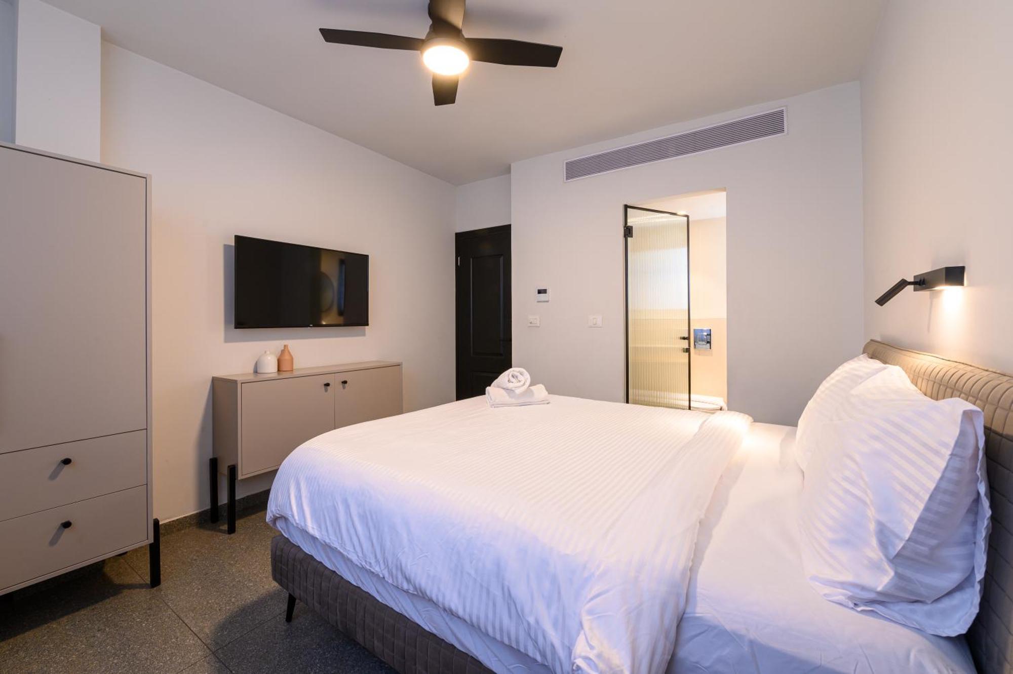 Rokah Luxury Villa At Ramat Hahayal เทลอาวีฟ ห้อง รูปภาพ